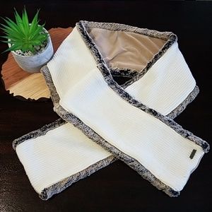 Columbia Sportswear Company Cable Scarf